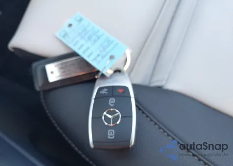 2023 Mercedes-Benz Glb 250 4Matic z USA, uszkodzony, nr VIN W1N4M4HB7PW274248